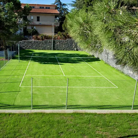 Rita Pool & Bed and breakfast Mascalucia